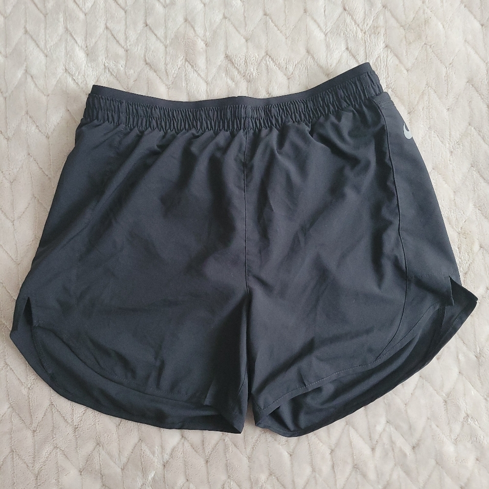 NIKE MEDIUM
